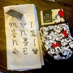 Minnie Mouse Kitchen Towels & Oven Mitts